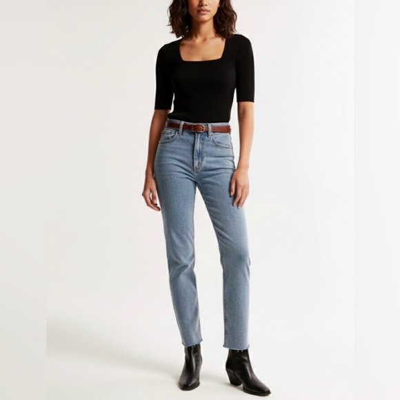 Abercrombie & Fitch Denim - Abercrombie & Fitch Ultra High Rise Ankle Straight Jean Size 2 Short 26